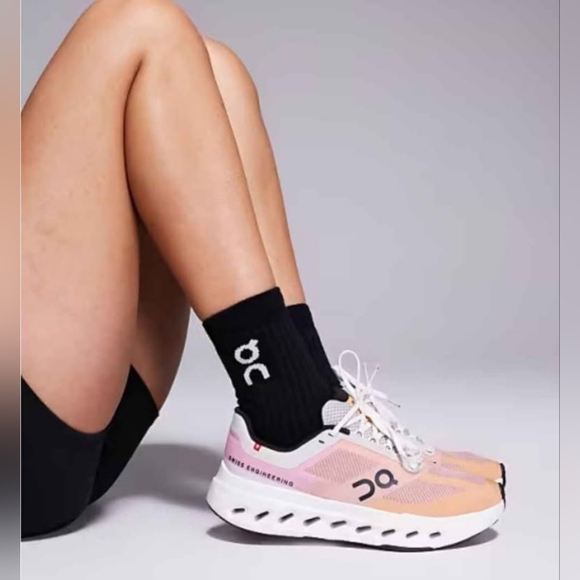 Size 9.5 - Women's ON CLOUDSURFER NEXT - Picture 5 of 14